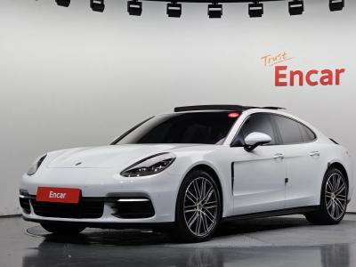 2018 Porsche Panamera