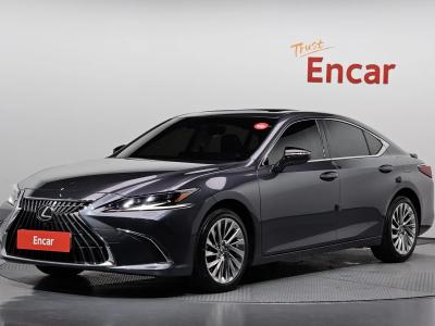 2025 Lexus ES
