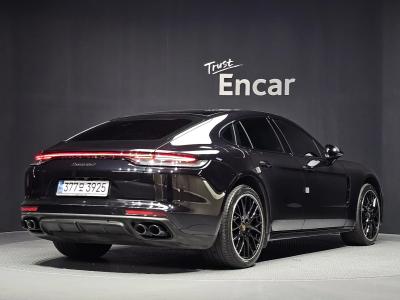 2023 Porsche Panamera