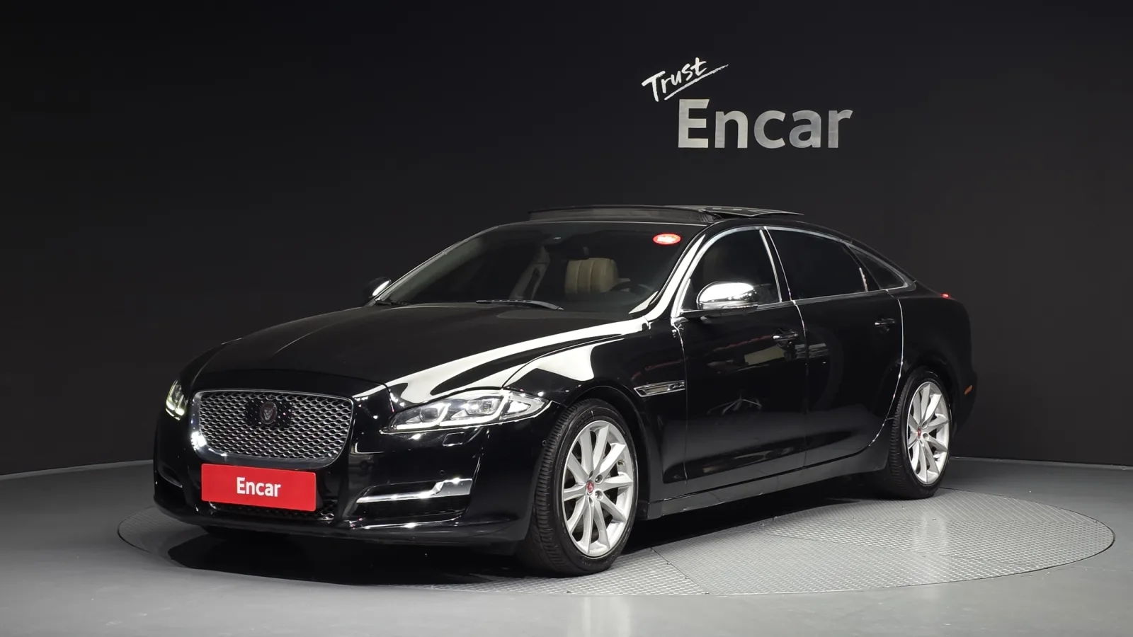 2016 Jaguar XJ