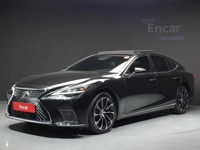 2022 Lexus LS