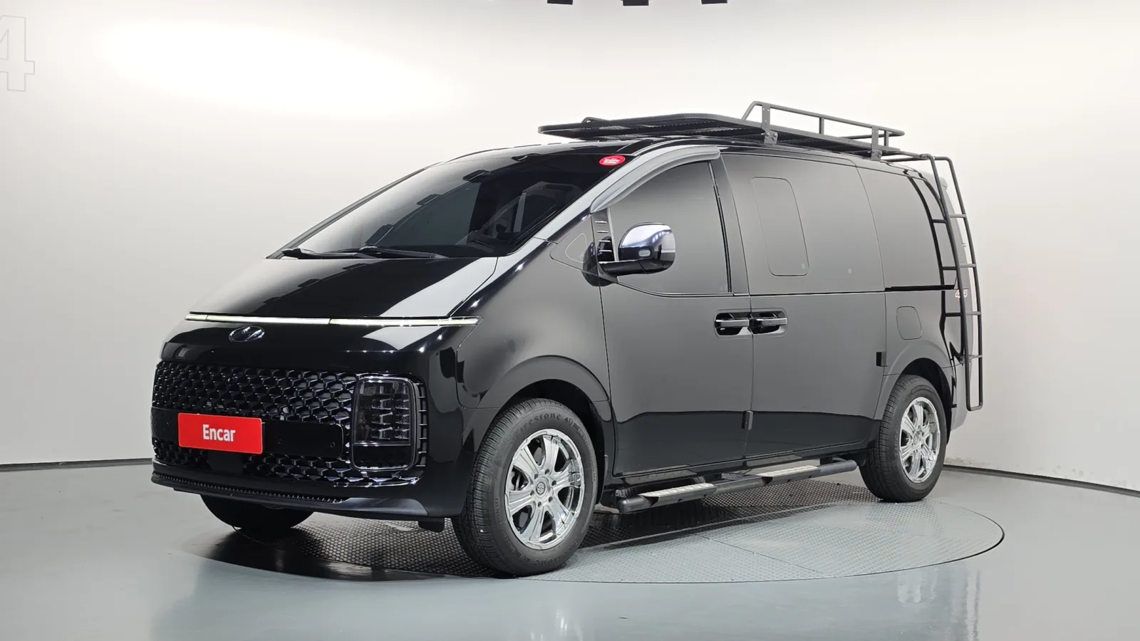 2024 Hyundai Staria