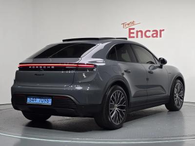 Porsche Macan 2025
