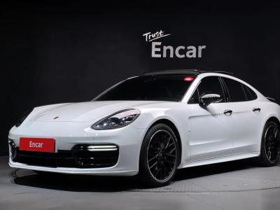 2020 Porsche Panamera