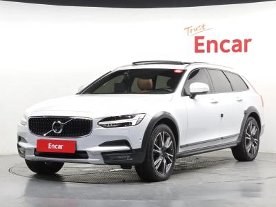 2017 Volvo V90