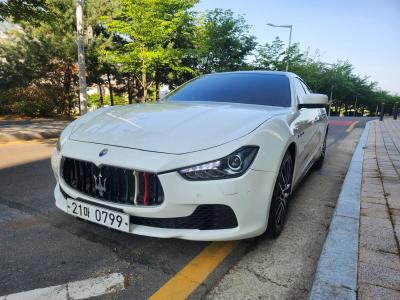 2015 Maserati Ghibli