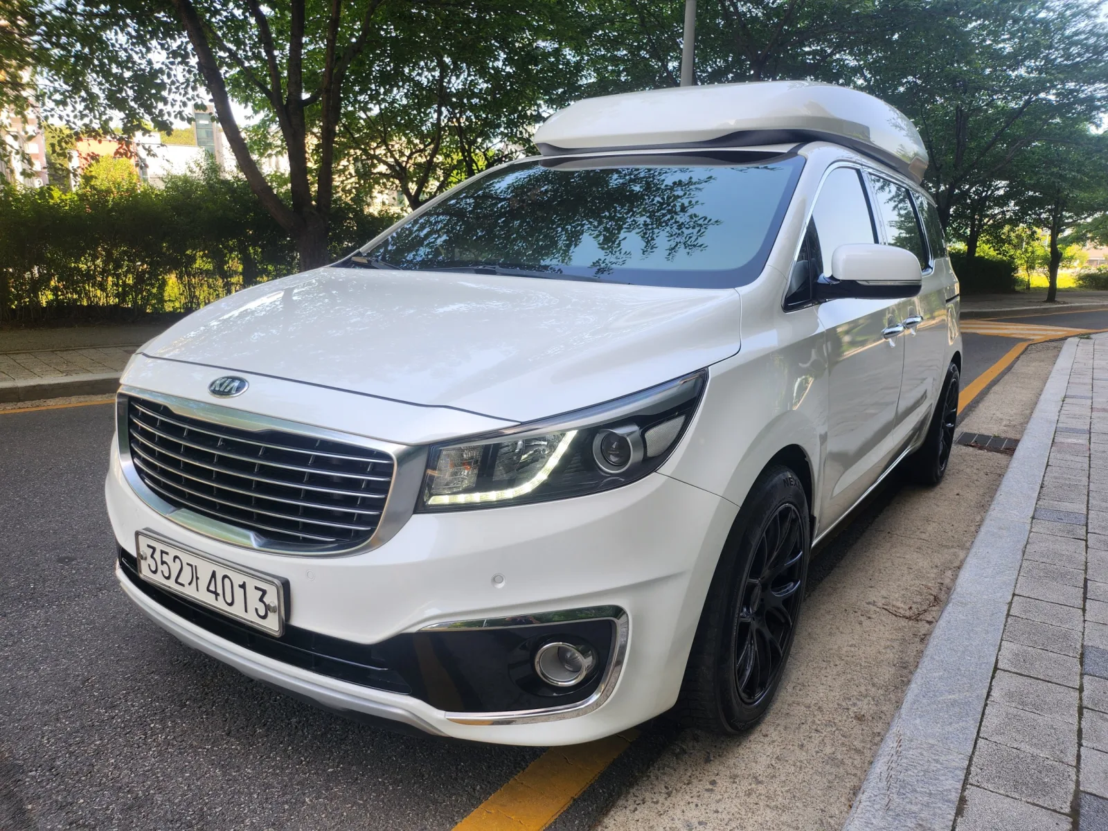 2017 Kia Carnival
