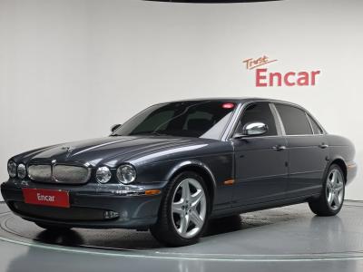 2005 Jaguar XJ-8