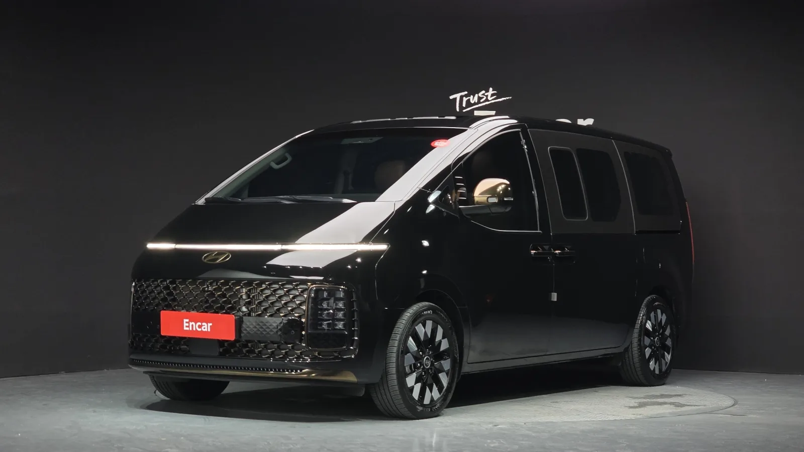 2025 Hyundai Staria