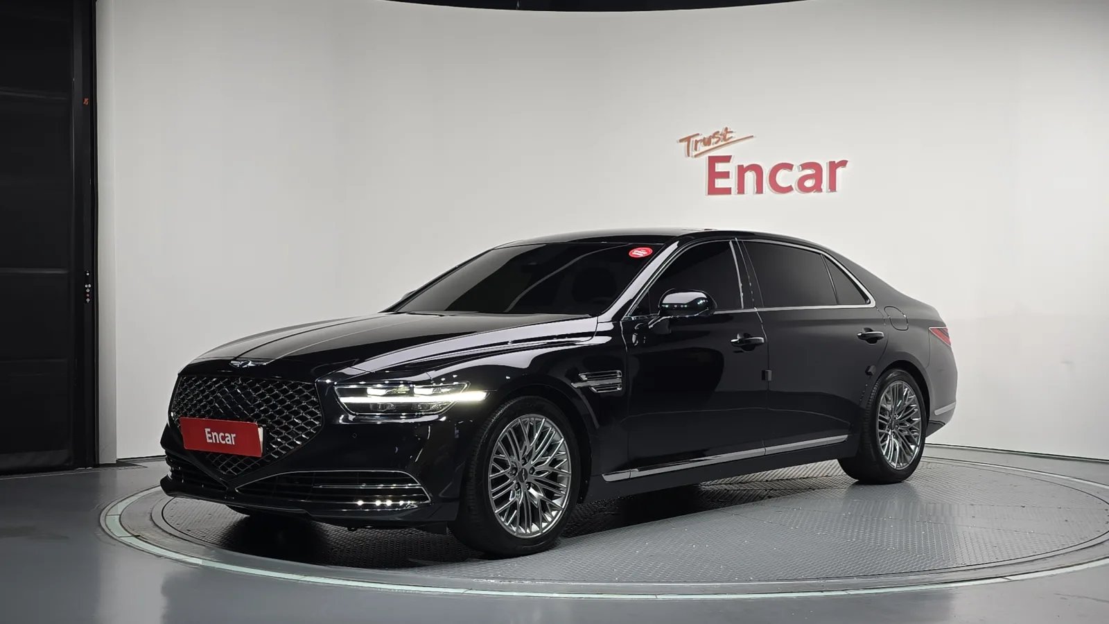 2021 Genesis G90