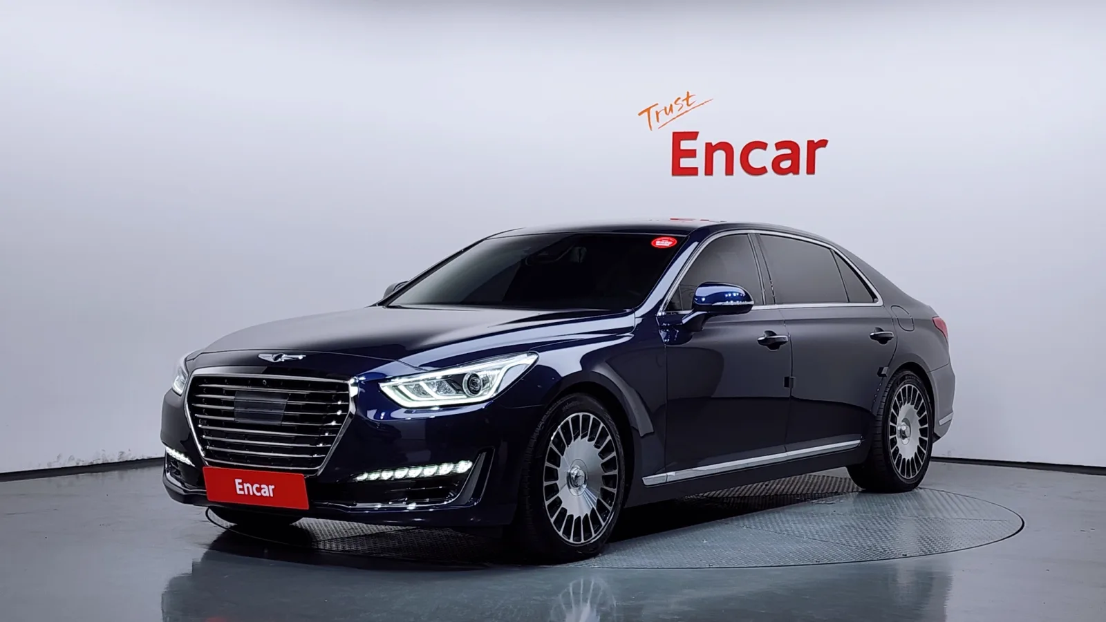 2017 Genesis EQ900