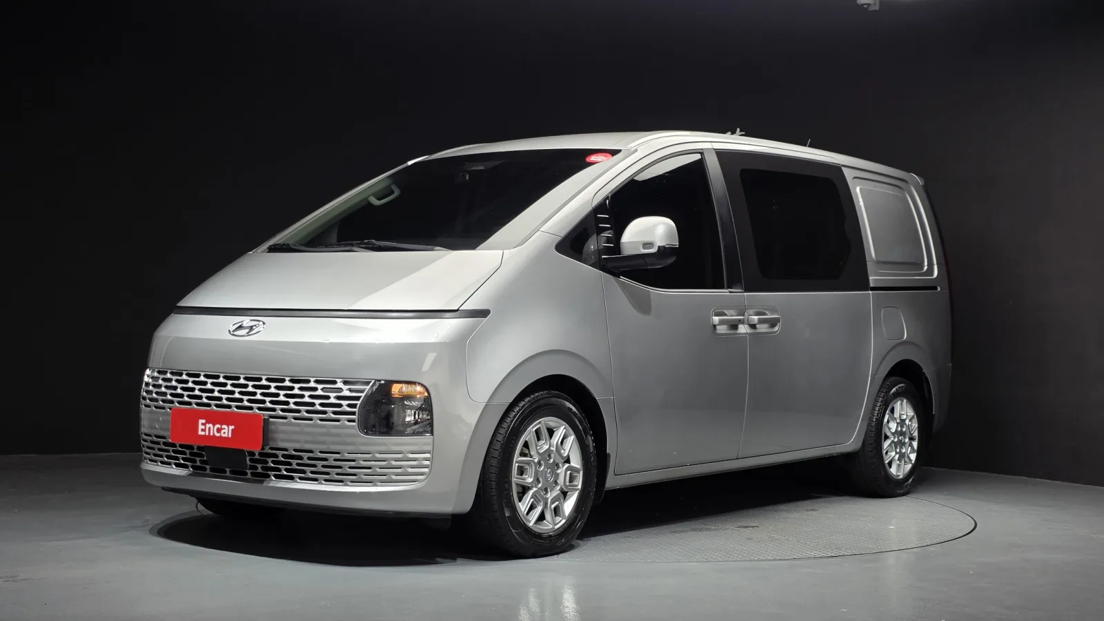 2022 Hyundai Staria