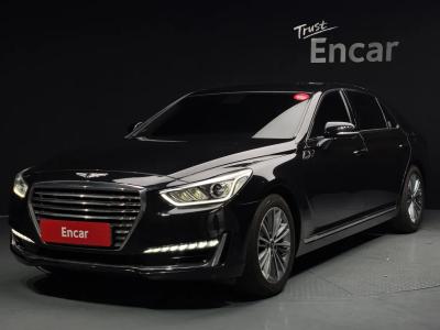 2018 Genesis EQ900