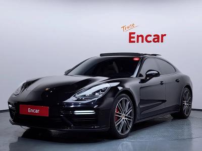 2020 Porsche Panamera