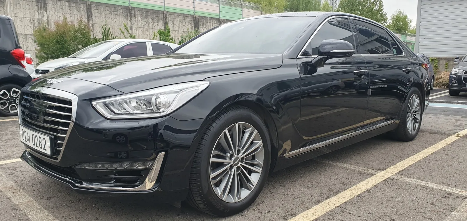 2016 Genesis EQ900