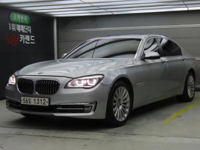 سيارة BMW الفئة 7 طراز 2013