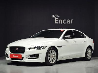 2016 Jaguar XE