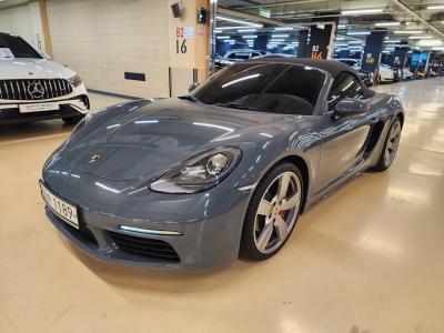 2017 Porsche 718