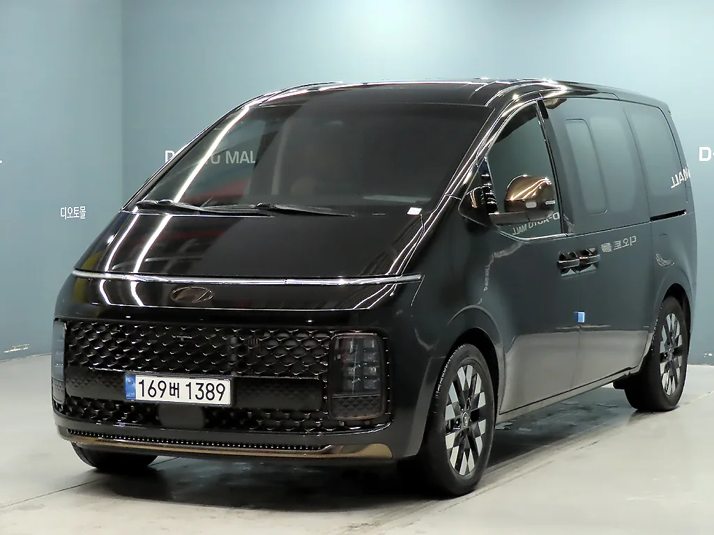 2025 Hyundai Staria