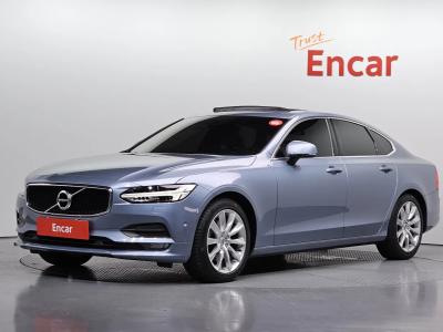 2017 Volvo S90