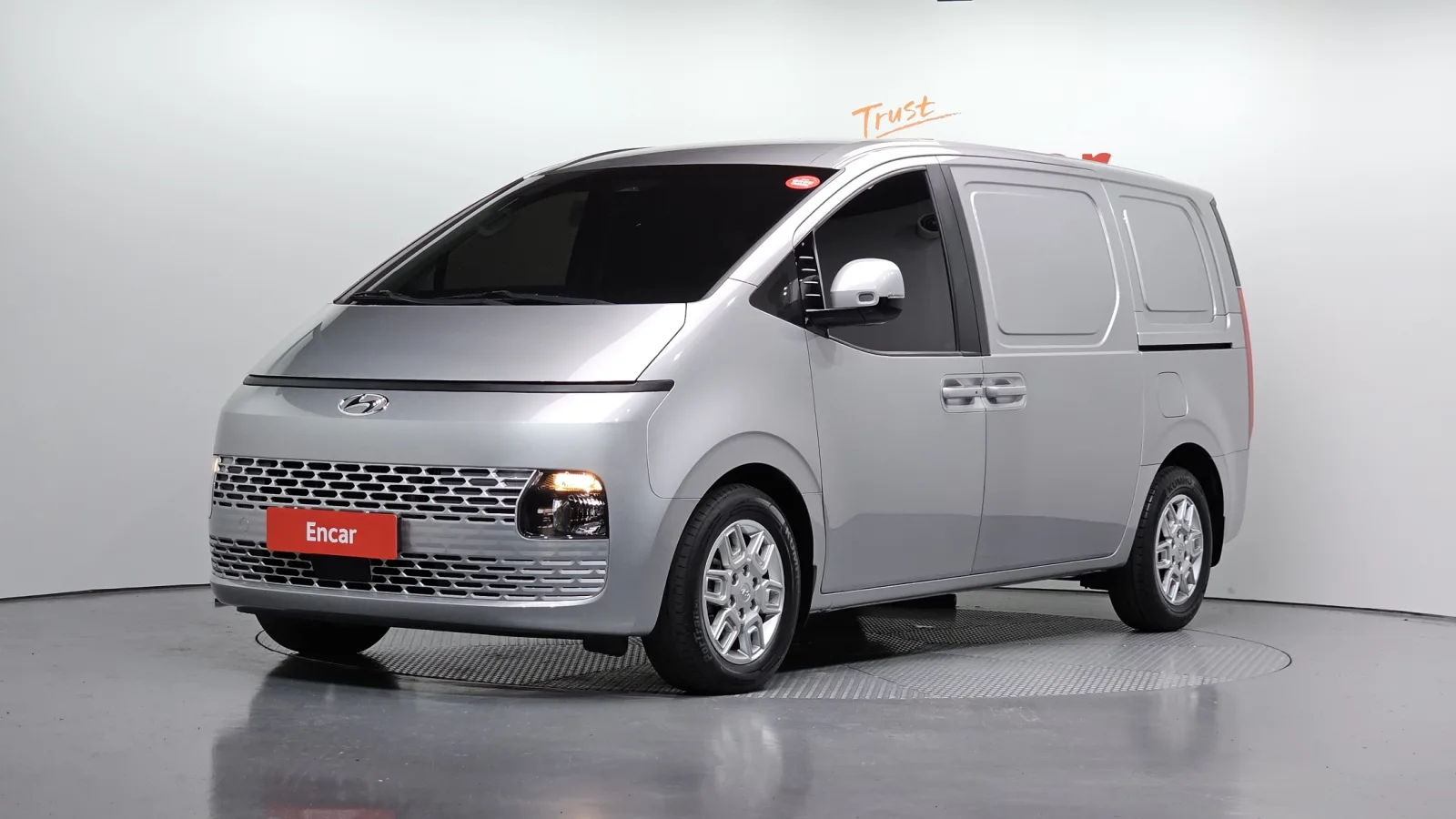 2022 Hyundai Staria