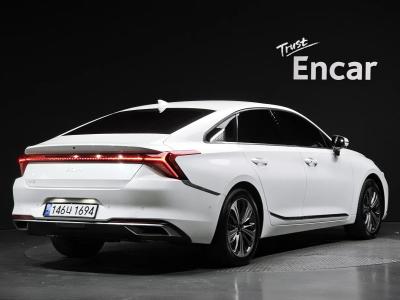 2022 Kia K8