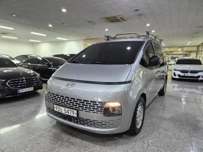 2022 Hyundai Staria