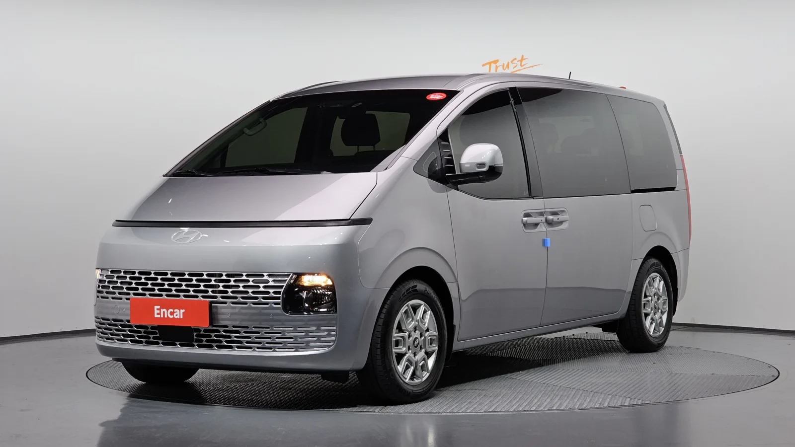 2025 Hyundai Staria
