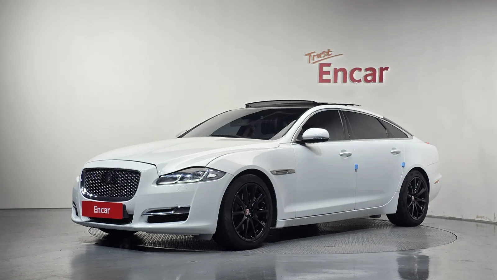 2017 Jaguar XJ