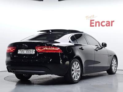 2018 Jaguar XE