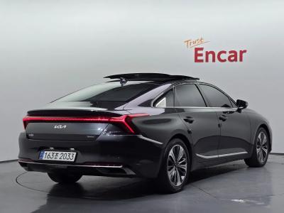 2022 Kia K8