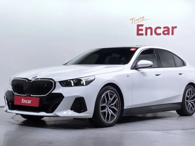 2025 BMW i5
