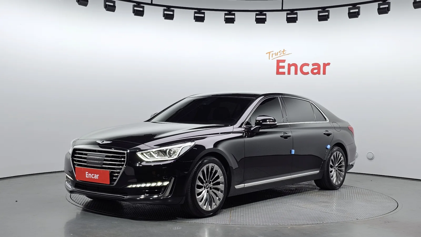 2018 Genesis EQ900
