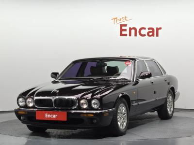 2000 Jaguar XJ-8