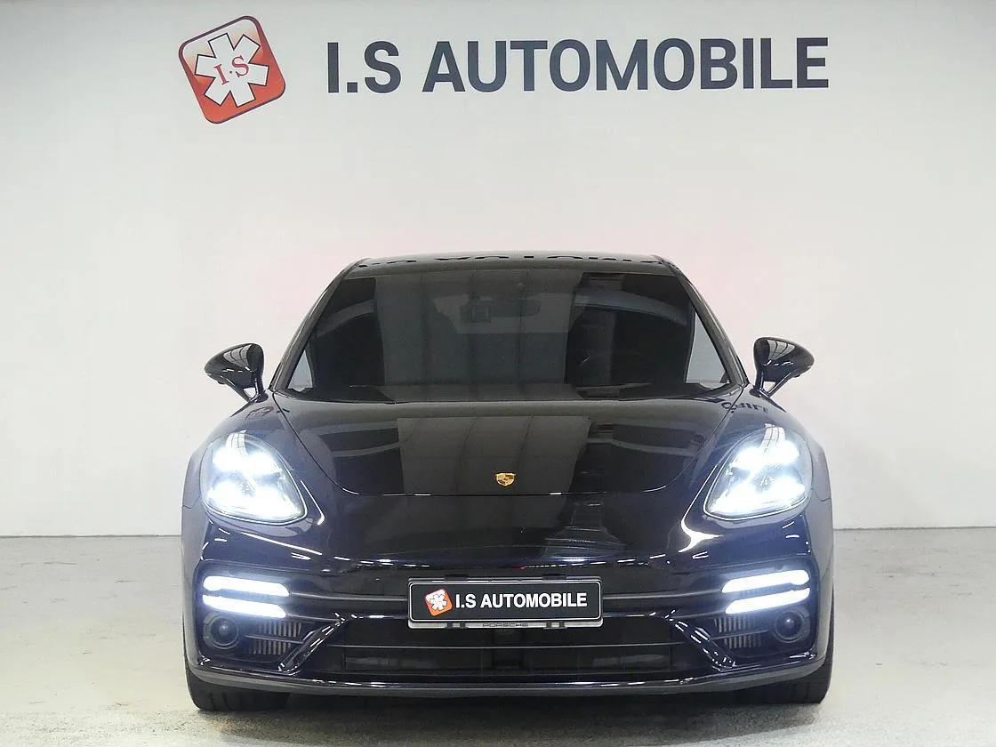 2022 Porsche Panamera