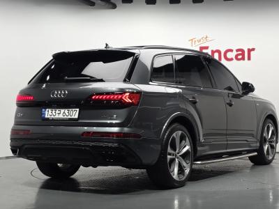 2023 Audi Q7