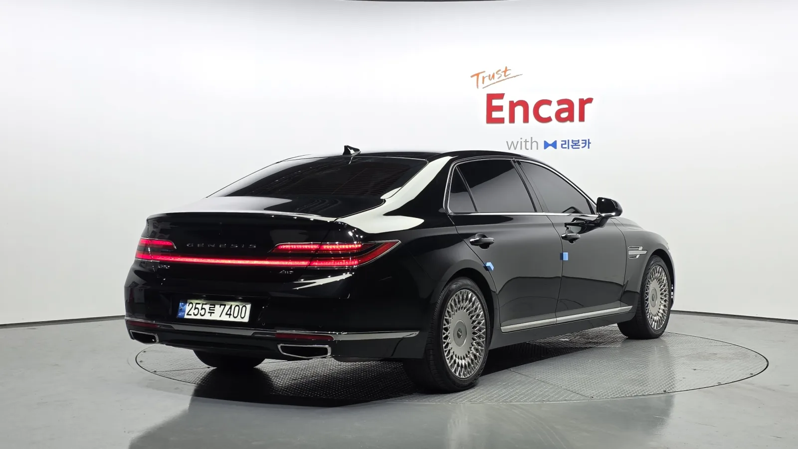 2022 Genesis G90