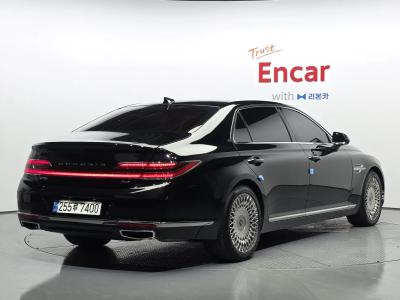 2022 Genesis G90
