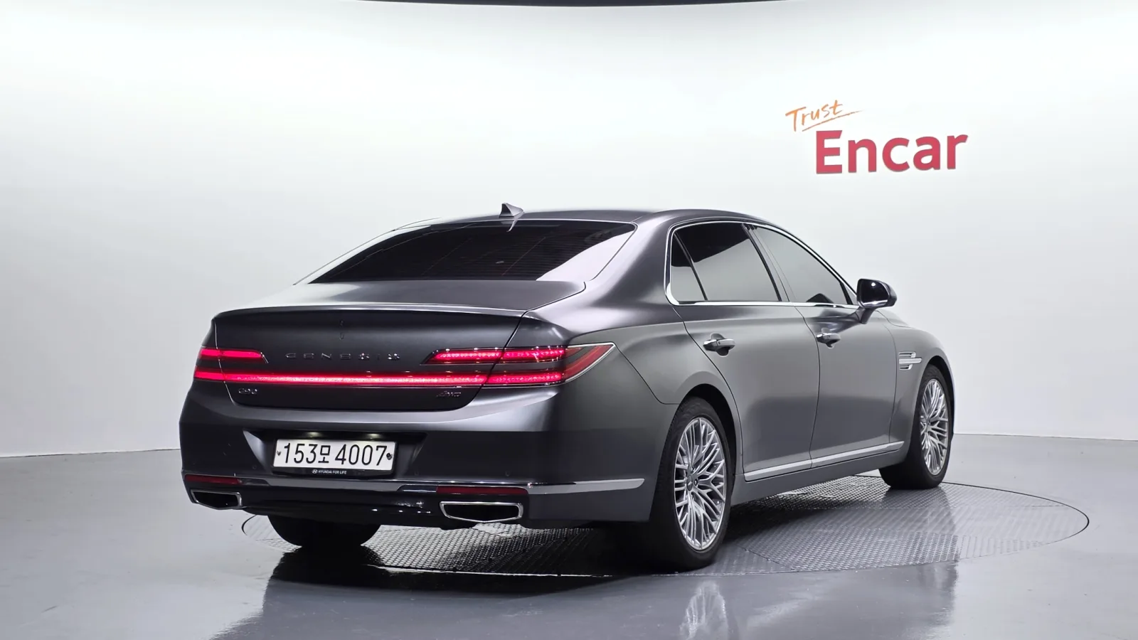 2021 Genesis G90