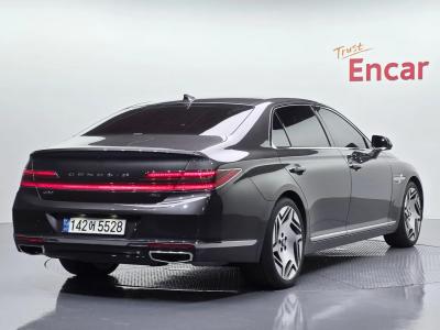 2021 Genesis G90