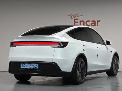 2025 Tesla Model Y