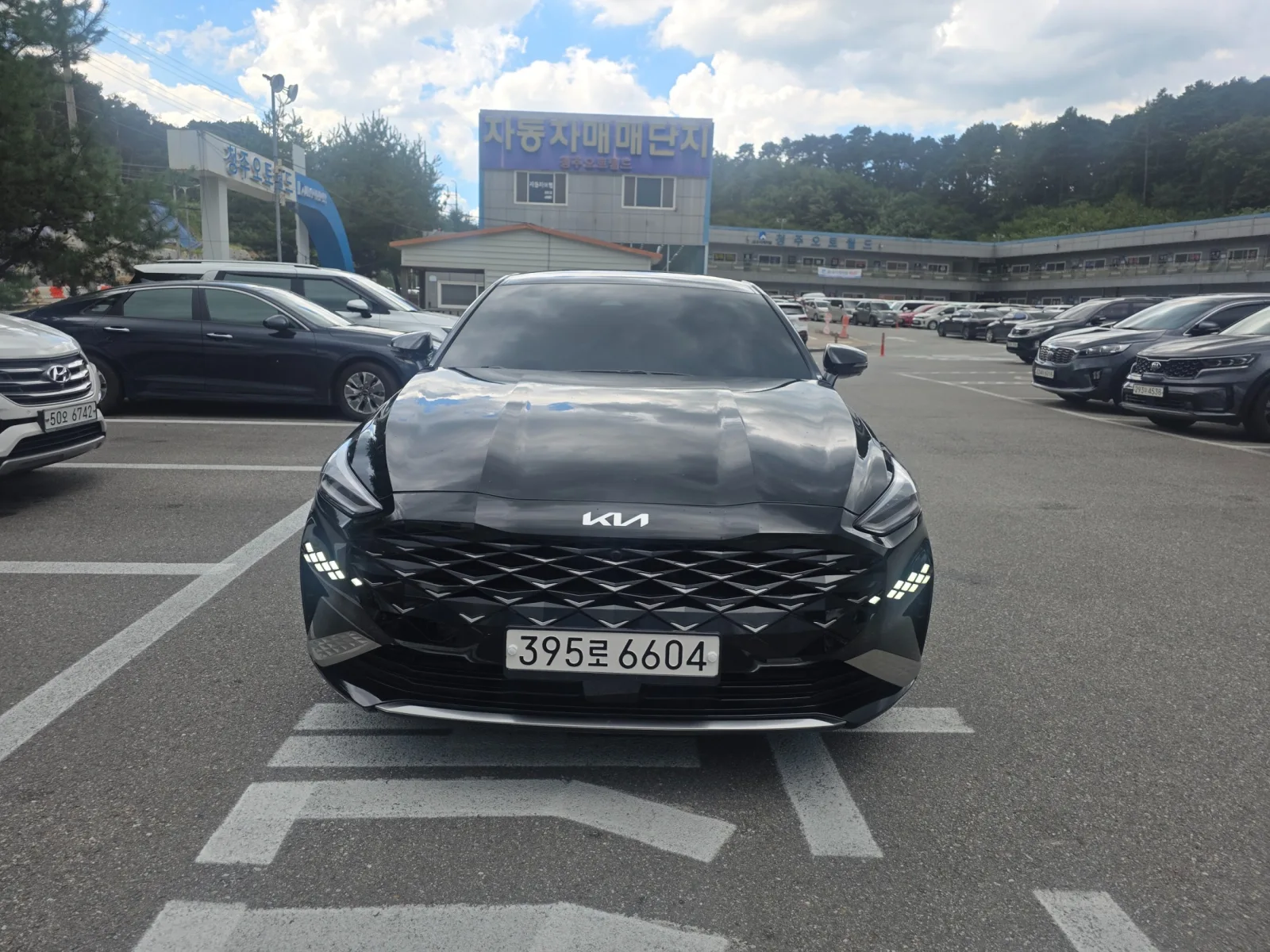 2023 Kia K8