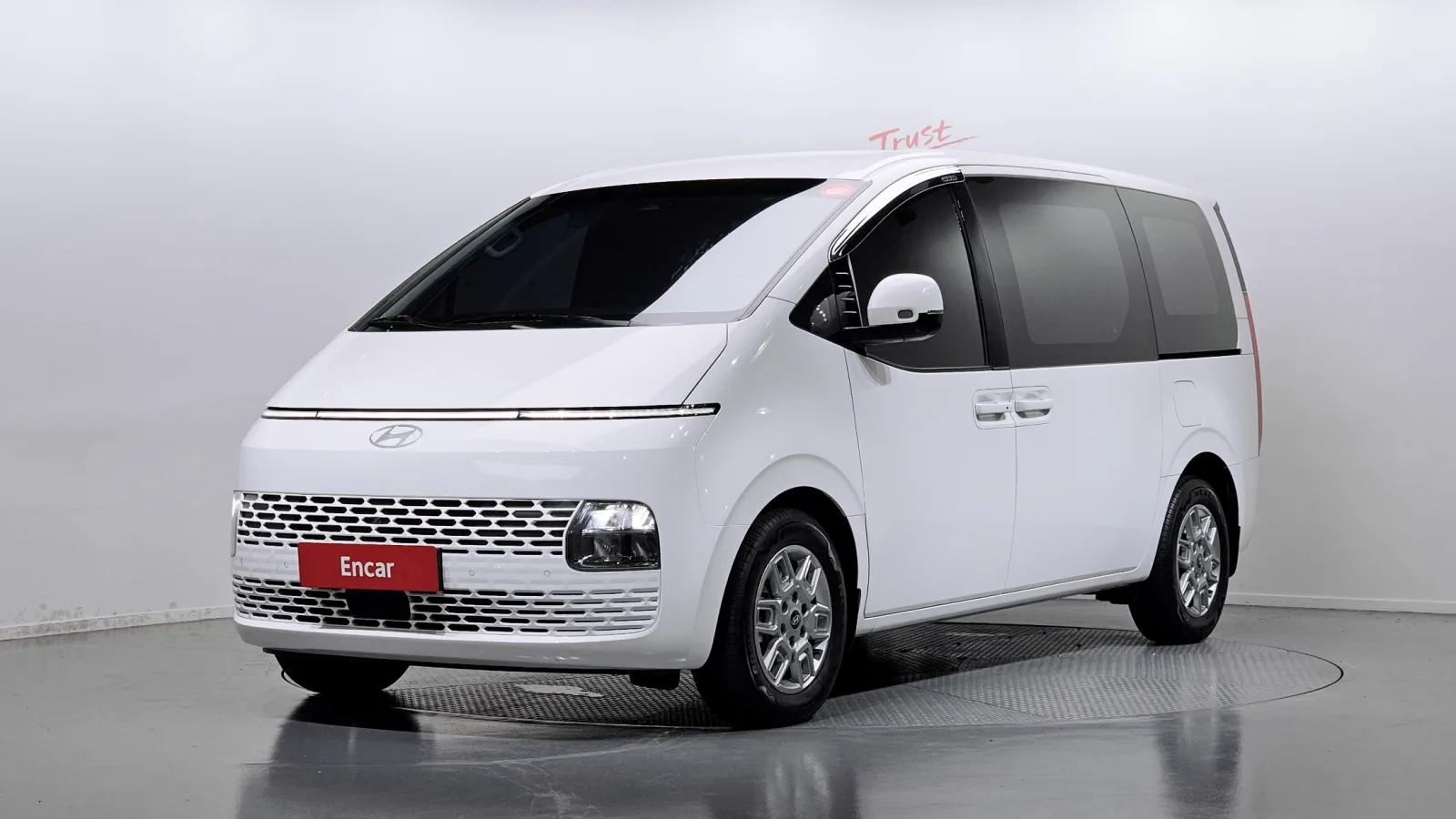 2025 Hyundai Staria