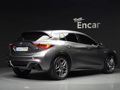 2017 Infiniti Q30