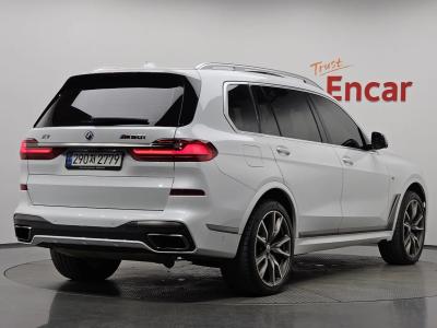 2022 BMW X7