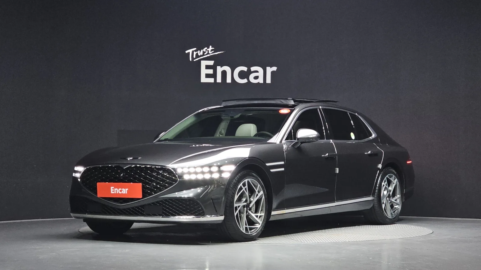 2023 Genesis G90