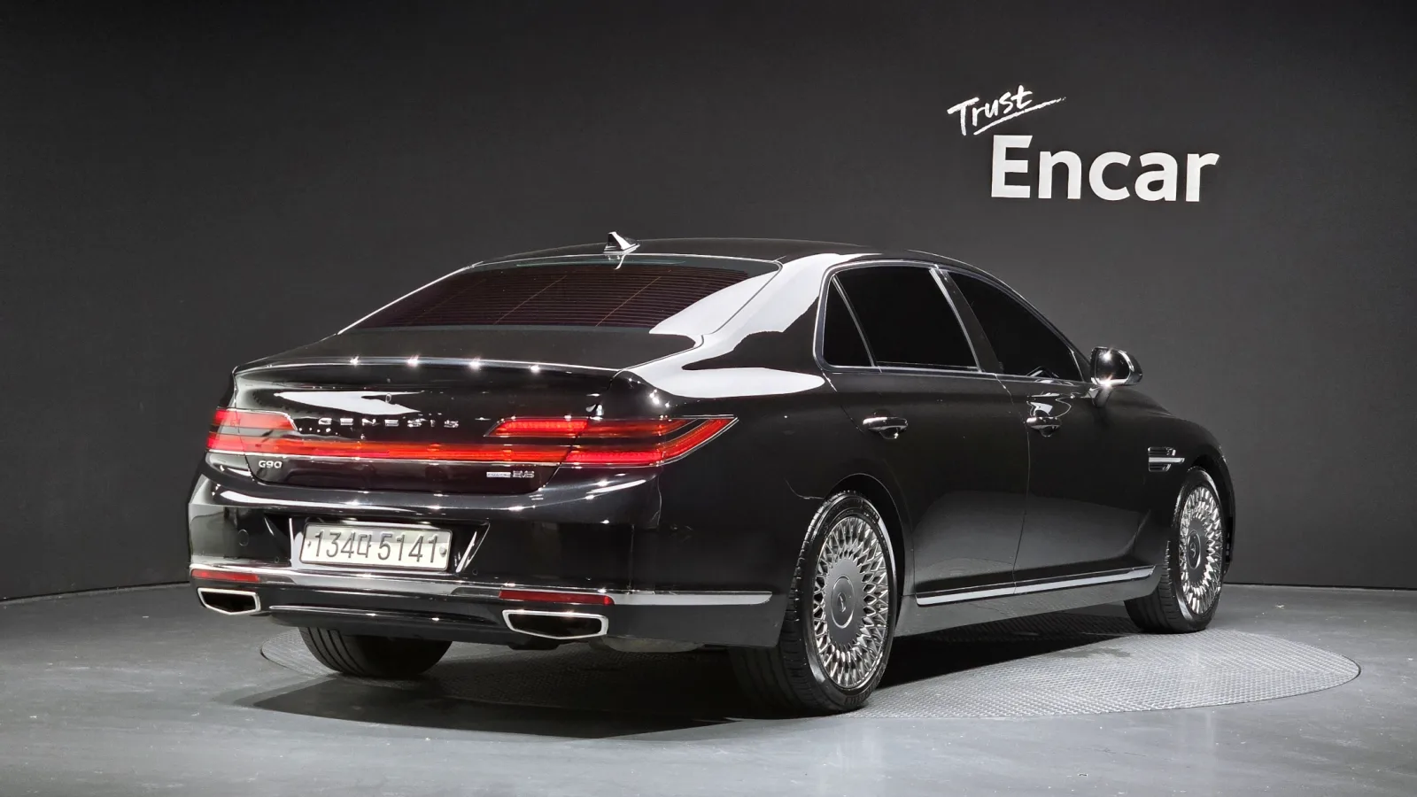 2019 Genesis G90