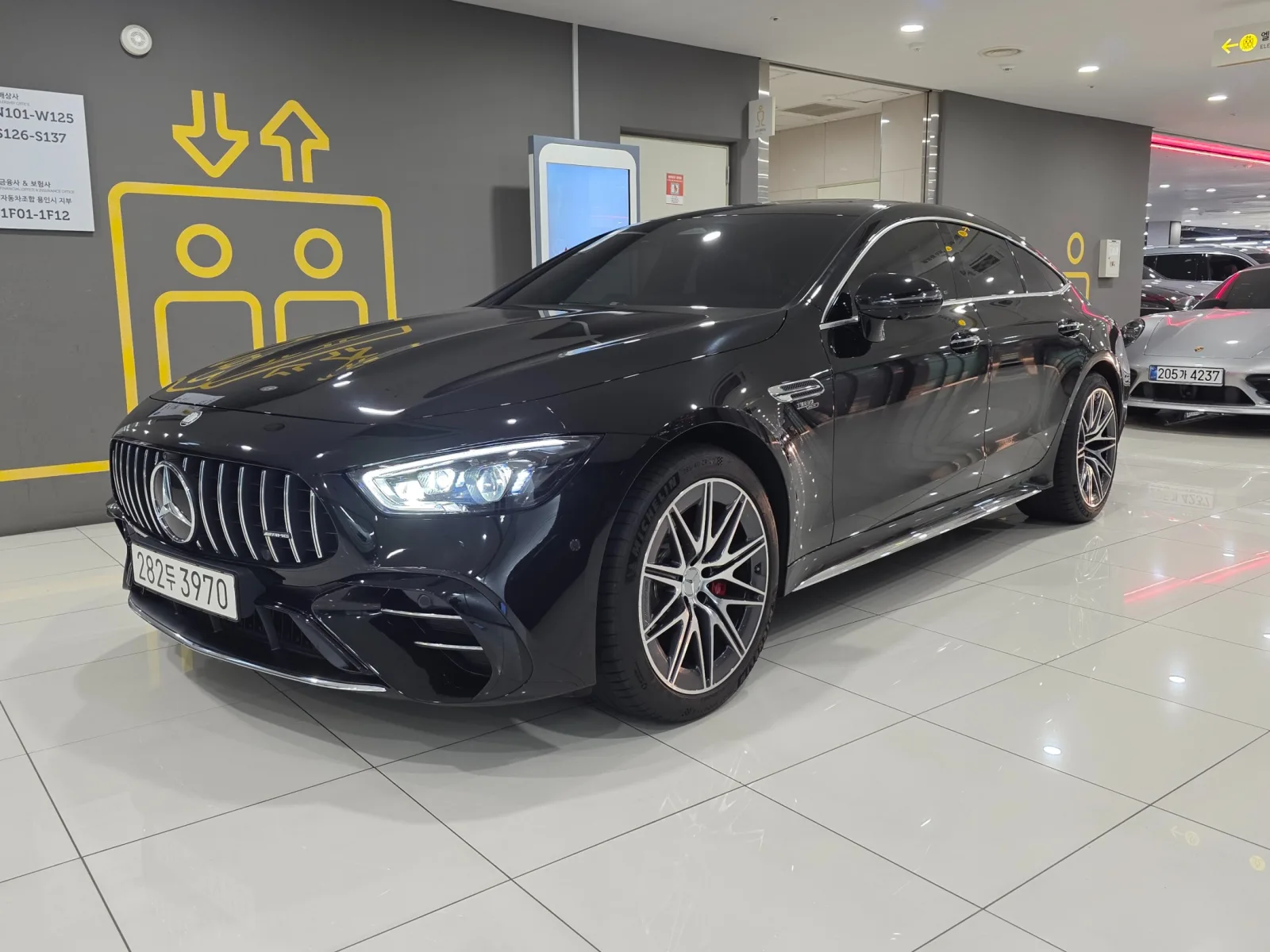 2025 Mercedes-Benz AMG GT