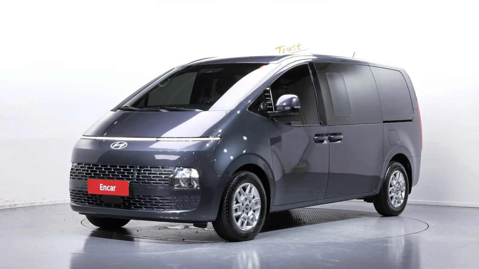2025 Hyundai Staria