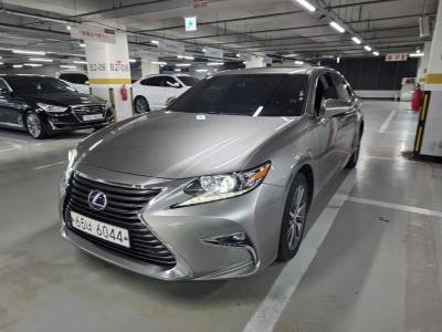 2018 Lexus ES